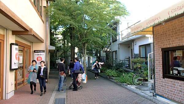 駐輪場所の入口